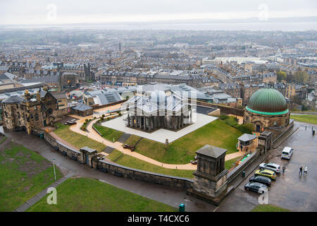 Vue du Monument Nelson, Calton Hill, à Édimbourg. GV, observatoire, l'Affût Banque D'Images