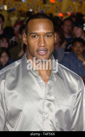 LOS ANGELES, CA. 12 mars 2004 : l'Acteur HENRY SIMMONS lors de la première mondiale, à Hollywood, du Stitch in Time. Banque D'Images