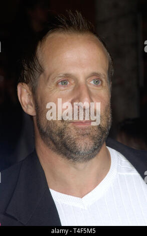 LOS ANGELES, CA. 12 mars 2004 : l'acteur Peter Stormare lors de la première mondiale, à Hollywood, du Stitch in Time. Banque D'Images