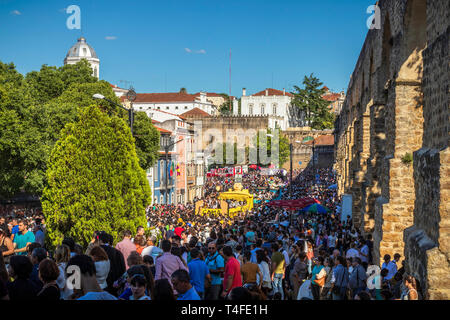 Coimbra, Portugal - Mai 7, 2017 : Queima das Fitas Parade de l'Université de Coimbra. Banque D'Images