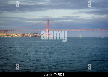 25 de Abril Pont sur le Tage à Lisbonne au Portugal citty Banque D'Images