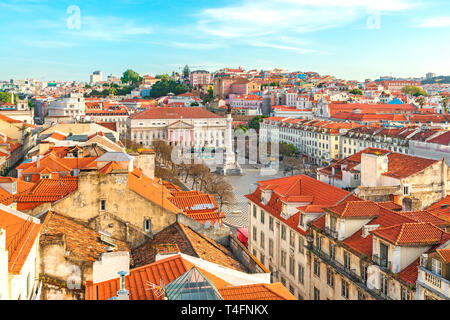 Lisbonne, Portugal vue sur l'horizon sur la place Rossio de ascenseur de Santa Justa. cityscape Banque D'Images