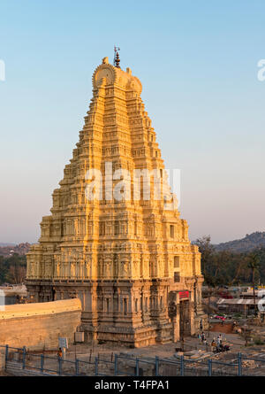 De Gopura du Temple Virupaksha, Hampi, Inde Banque D'Images