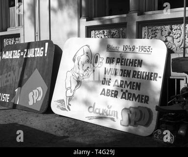 Les élections générales au Bundestag allemand 1953 - propagande électorale des sociaux-démocrates dans le monde d'utilisation | Banque D'Images