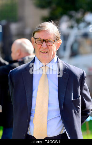 Bill Cash / Sir William Paiement MP (Conservateur : Pierre dans Staffordshire) sur College Green, Westminster, le 11 avril 2019 Banque D'Images