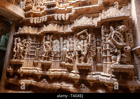 Figures de pierre sculptés dans Chandraprabhu Jain temple jaisalmer, Rajasthan, India Banque D'Images