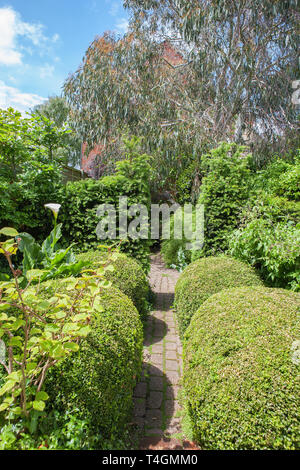 Un jardin anglais, Alverstoke, Gosport, Hampshire, Angleterre Banque D'Images