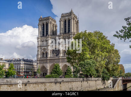 PARIS, FRANCE - 14 septembre 2017, Notre Dame de Paris, cité médiévale cathédrale catholique de Paris, France. L'un des plus célèbre bâtiment de l'église dans le monde. Banque D'Images