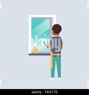 L'homme en gants et tablier fenêtre de nettoyage avec chiffon nettoyant spray vue arrière african american guy faire des travaux ménagers concept télévision personnage masculin pleine longueur Illustration de Vecteur