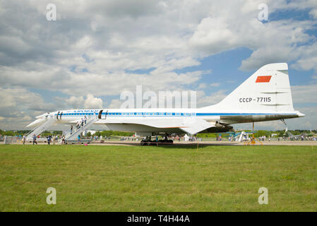 Joukovski, Russie - le 18 février 2019 : avion passager supersonique soviétique Tu-144 (URSS-77115) prend part à l'MAKS-2017 air show Banque D'Images