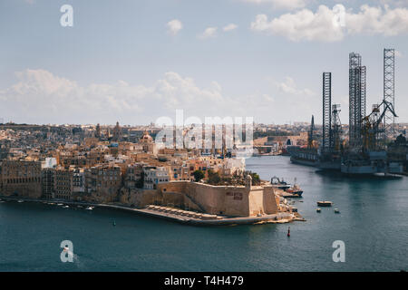 La Valette, MALTE - 15 septembre, 2018 : vue sur le Grand Port de La Valette vu de la Baracca Gardens, Malte Banque D'Images