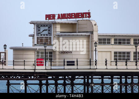 Jetée de près de l'attraction sur la jetée de Worthing, Royaume-Uni. Photographié en 2012 Banque D'Images