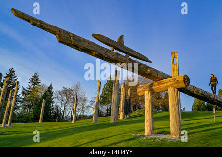 Ainu japonais Kamui Mintara, totems, aire des dieux, parc de Kushiro, Mont Burnaby, Burnaby, British Columbia Canada. Banque D'Images