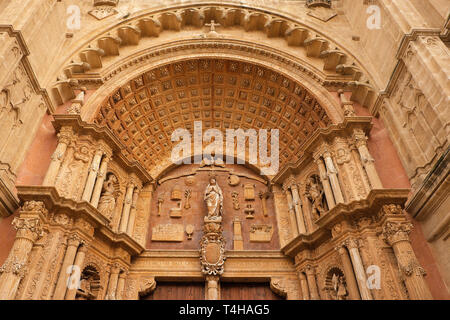 Entrée avant Palma Majorque cathédrale gothique Santa Maria de la Seu Banque D'Images