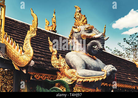 L'un des temples les plus populaires parmi les touristes Wat Phra That Doi Suthep, un temple bouddhiste dans la province de Chiang Mai, Thaïlande Banque D'Images