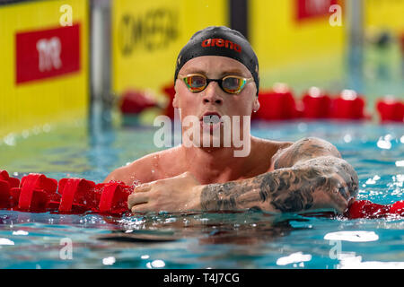 Glasgow, Royaume-Uni. 17 avr, 2019. Adam tourbé a remporté le 50m brasse Hommes Open lors de finale de la 2e journée du championnat de natation 2019 A Tollcross International Swimming Center le mercredi 17 avril 2019 à Glasgow en Écosse. Credit : Taka G Wu/Alamy Live News Banque D'Images