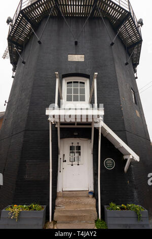 Moulin de l'Union européenne est une smock mill à Cranbrook, il s'agit de la plus haute smock mill au Royaume-Uni Banque D'Images