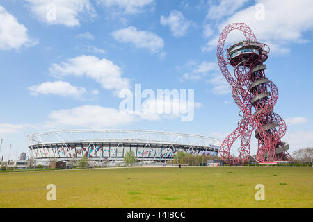 Arcelor Mittal Orbit tour, Queen Elizabeth Olympic Park, Stratford, London, Angleterre, Royaume-Uni. Banque D'Images