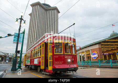 Tramway ligne RTA Canal Route 47 ou la Route 48 sur Canal Street dans le centre-ville de La Nouvelle-Orléans, Louisiane, Etats-Unis. Banque D'Images