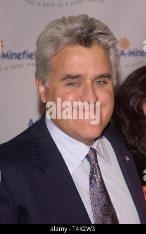 LOS ANGELES, CA. 15 octobre 2004 : l'humoriste Jay Leno à la 4e Conférence annuelle de Adopt-A-Minefield Gala au Century Plaza Hotel, Los Angeles, Californie. Banque D'Images