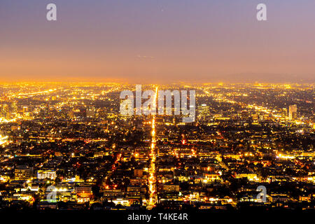 L'citylights de Los Angeles par nuit - vue aérienne Banque D'Images