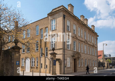 L'ancienne infirmerie et Radcliffe County Hospital Building à l'entrée de l'Observatoire Radcliffe trimestre,une partie de l'Université d'Oxford, à Oxford (Royaume-Uni) Banque D'Images