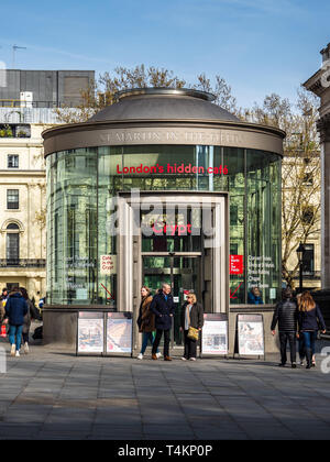 Entrée du café dans la Crypte St Martins dans l'église de champs Centre de Londres. Jazz Cafe dont les profits d'appuyer les programmes de l'église. Banque D'Images