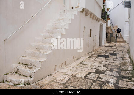 Cisternino, il domine la vallée d'Itria, dans la soi-disant Murgia dei Trulli - Pouilles, Italie Banque D'Images