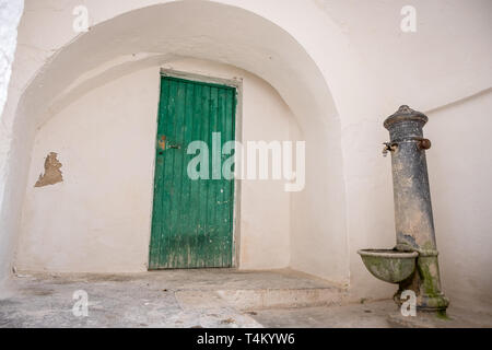 Cisternino, il domine la vallée d'Itria, dans la soi-disant Murgia dei Trulli - Pouilles, Italie Banque D'Images