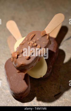 Glace au chocolat jeu de pile Banque D'Images