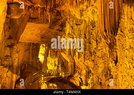 Dim Magarasi flowstone grotte, Kestel, Alanya, Antalya, Turquie Banque D'Images