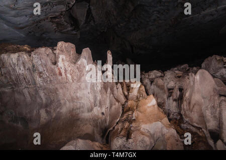 À l'intérieur de la grotte du vent près de Kuching, Sarawak, Bornéo Banque D'Images