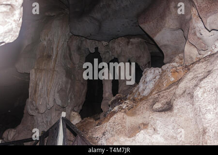 À l'intérieur de la grotte du vent près de Kuching, Sarawak, Bornéo Banque D'Images