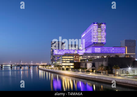AL MARYAH ISLAND, ABU DHABI, EMIRATS ARABES UNIS - Mars 30, 2019 : La Clinique de Cleveland sur Abu Dhabi Al Maryah Island, conçu par Architecture HDR. Banque D'Images
