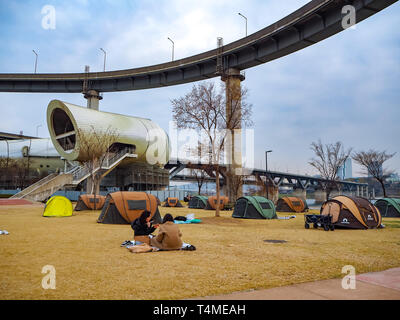 Mars 2019 - Séoul, Corée du Sud : complexe culturel J-Bug dans l'Ttukseom Hangang park et d'un célèbre spot de camping pour les jeunes Banque D'Images