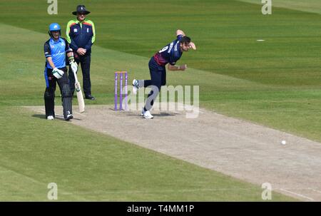 James Anderson bols dans la défaite par rapides de Worcestershire Unis Old Trafford. Banque D'Images