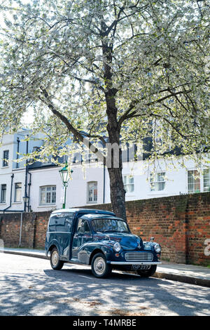 1971 Morris 8 CWT Van stationné dans Kynance Mews, South Kensington, Londres, SW7. L'Angleterre Banque D'Images