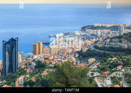 Principauté de Monaco, Monaco, vue sur Monte Carlo à partir de la Grande Corniche Road // la principaute de Monaco, Monaco, Monte-Carlo vue depuis la route Banque D'Images