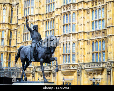 Richard Coeur de Lion statue in Westminster - Londres, Angleterre Banque D'Images