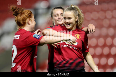 Manchester United, Charlie Devlin célèbre après qu'elle les notes pour le rendre 5-0 au cours de la FA Women's Championship match à Leigh Sports Village. Banque D'Images