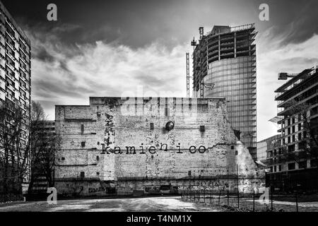 Varsovie, Pologne. Avril 2019. vue de l'Kamienico murales dans le centre-ville Banque D'Images