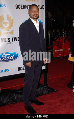 LOS ANGELES, CA. 08 décembre 2004 : l'Acteur CUBA GOODING JR au Hollywood premiere de Ocean's Twelve. Banque D'Images