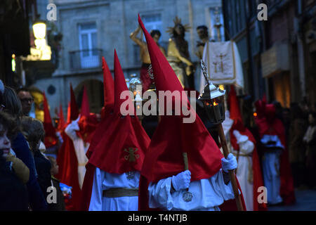 Procesion del encuentro de Semana Santa en Avilés, dans les Asturies. Banque D'Images