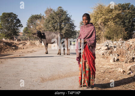 Le portrait d'une jeune indienne, Gogunda, Rajasthan, Inde Banque D'Images