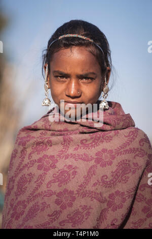 Le portrait d'une jeune indienne, Gogunda, Rajasthan, Inde Banque D'Images