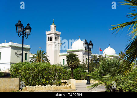 Bâtiment public à la place Riad dans la médina de Tunis, Tunisie. Banque D'Images