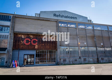 Centre d'art contemporain de Copenhague, une l'art à grande échelle et d'installations d'avant-garde affiché dans une grande et ancienne installation de soudage, Refshaleoen isla Banque D'Images