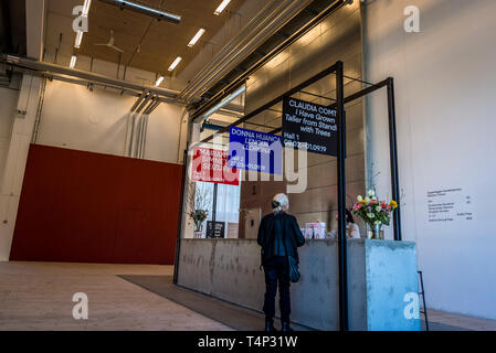 Centre d'art contemporain de Copenhague, une l'art à grande échelle et d'installations d'avant-garde affiché dans une grande et ancienne installation de soudage, Refshaleoen isla Banque D'Images