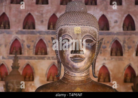Close up of statue de Bouddha dans un temple bouddhiste Banque D'Images