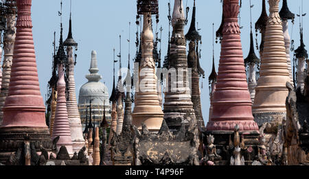 La Pagode Kakku stupas au centre du Myanmar en complexe Banque D'Images